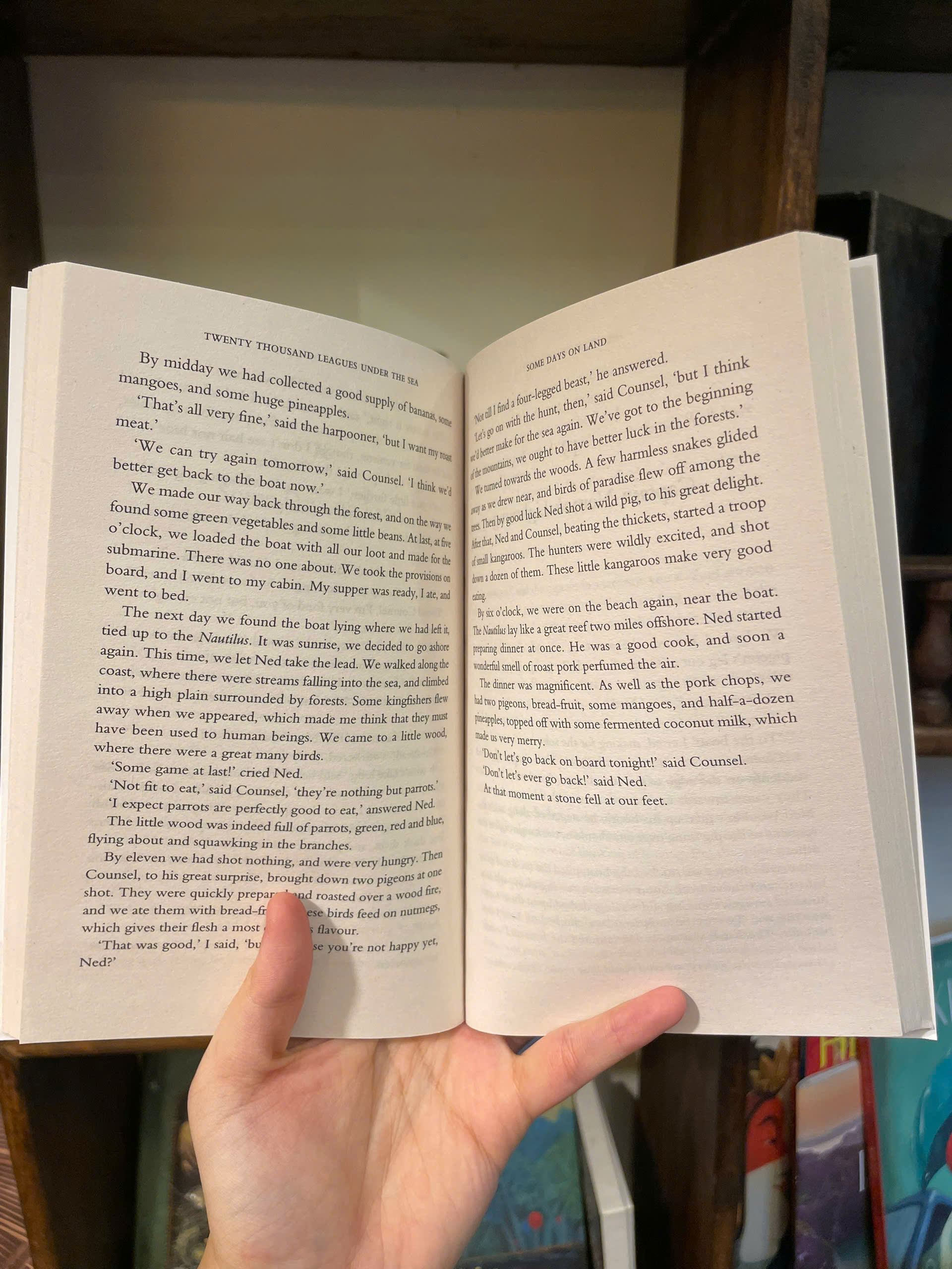 Sách - Twenty Thousand Leagues Under The Sea by Jules Verne/ Tiểu thuyết tiếng Anh/ Fiction