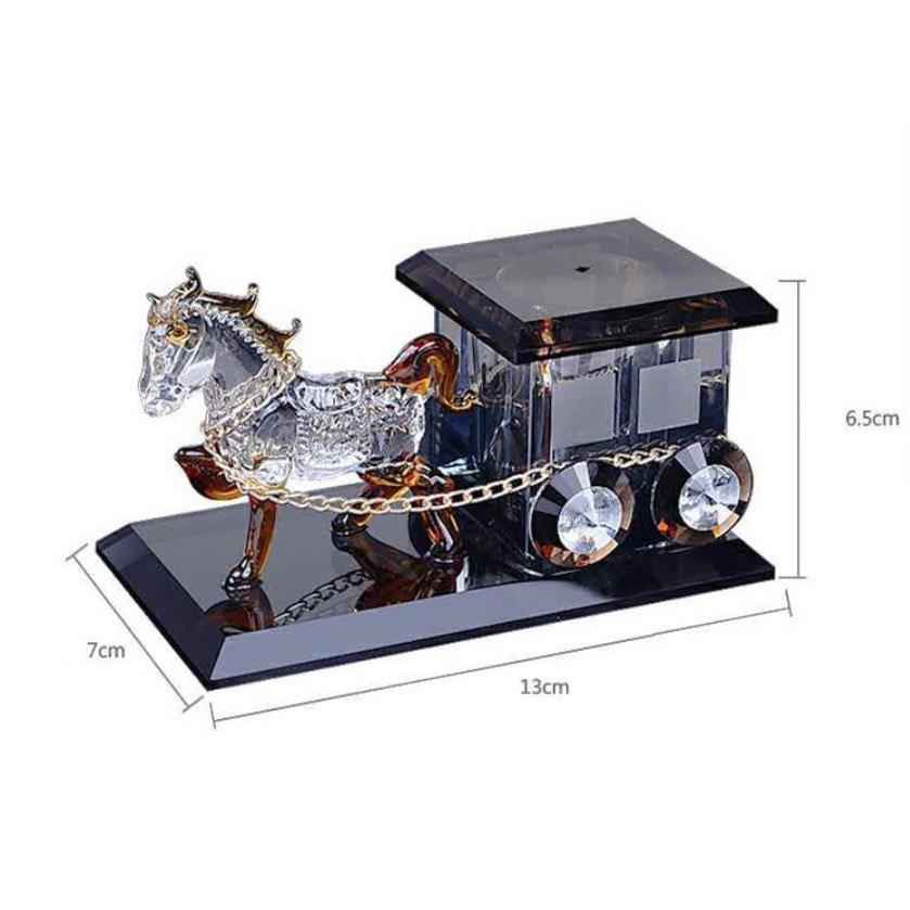 Tượng Nước Hoa Ngựa Kéo Xe Phong Thủy Tài Lộc Để Taplo Ô Tô - Phụ Kiện Trang Trí Ô Tô