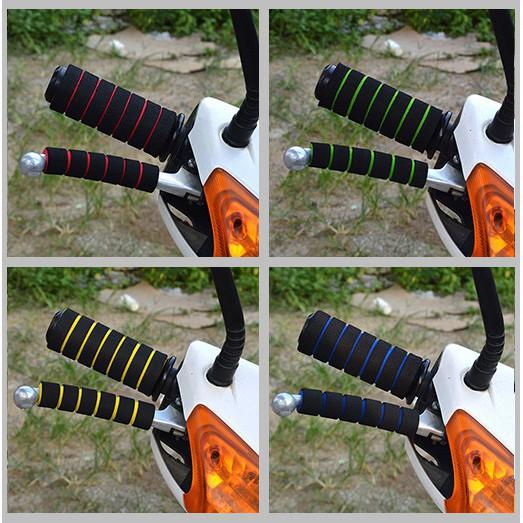 Set bọc tay lái/tay phanh xe mô tô làm bằng mút xốp có độ co giãn cao