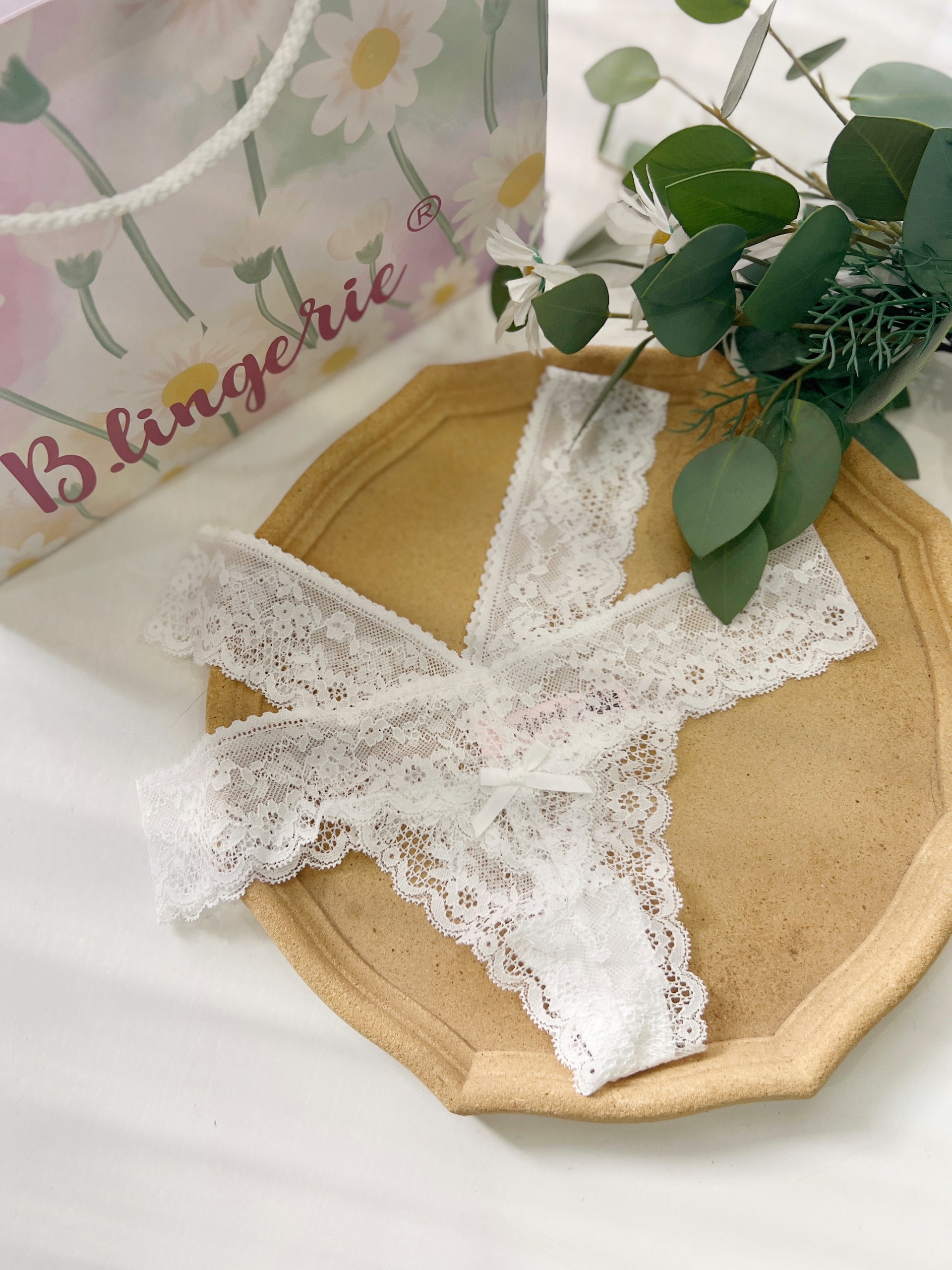 Quần Lót Ren Hoa - B.Lingerie