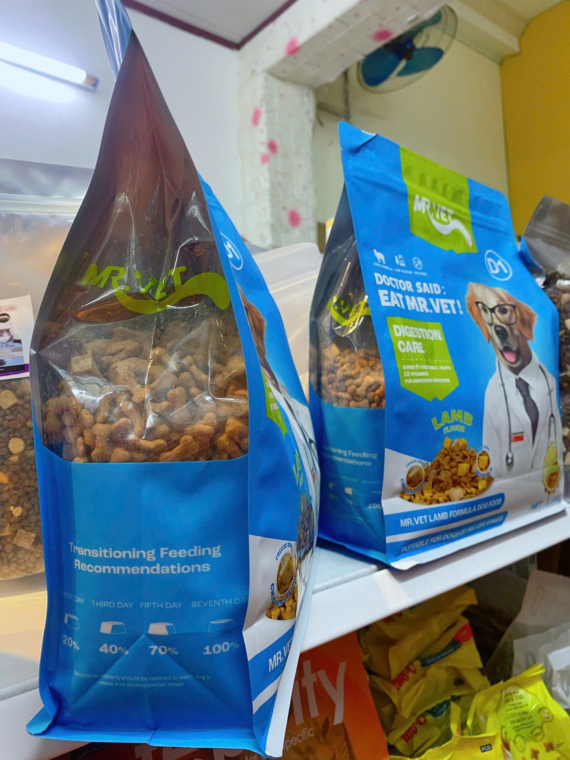 Gói Hạt 1.4kg Mr.Vet D1 cho Chó ở Mọi Lứa Tuổi - Chăm sóc hệ tiêu hóa toàn diện với Gan gà &amp; Lòng đỏ trứng sấy