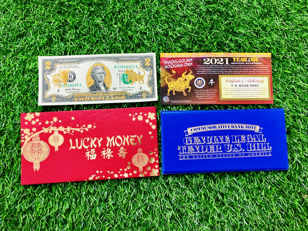 Bao Lì Xì Tiền 2 USD Hình Con Trâu Vàng 2021 Bao lì xì Lucky Money bao da xanh The Merrick Mint - bản không màu