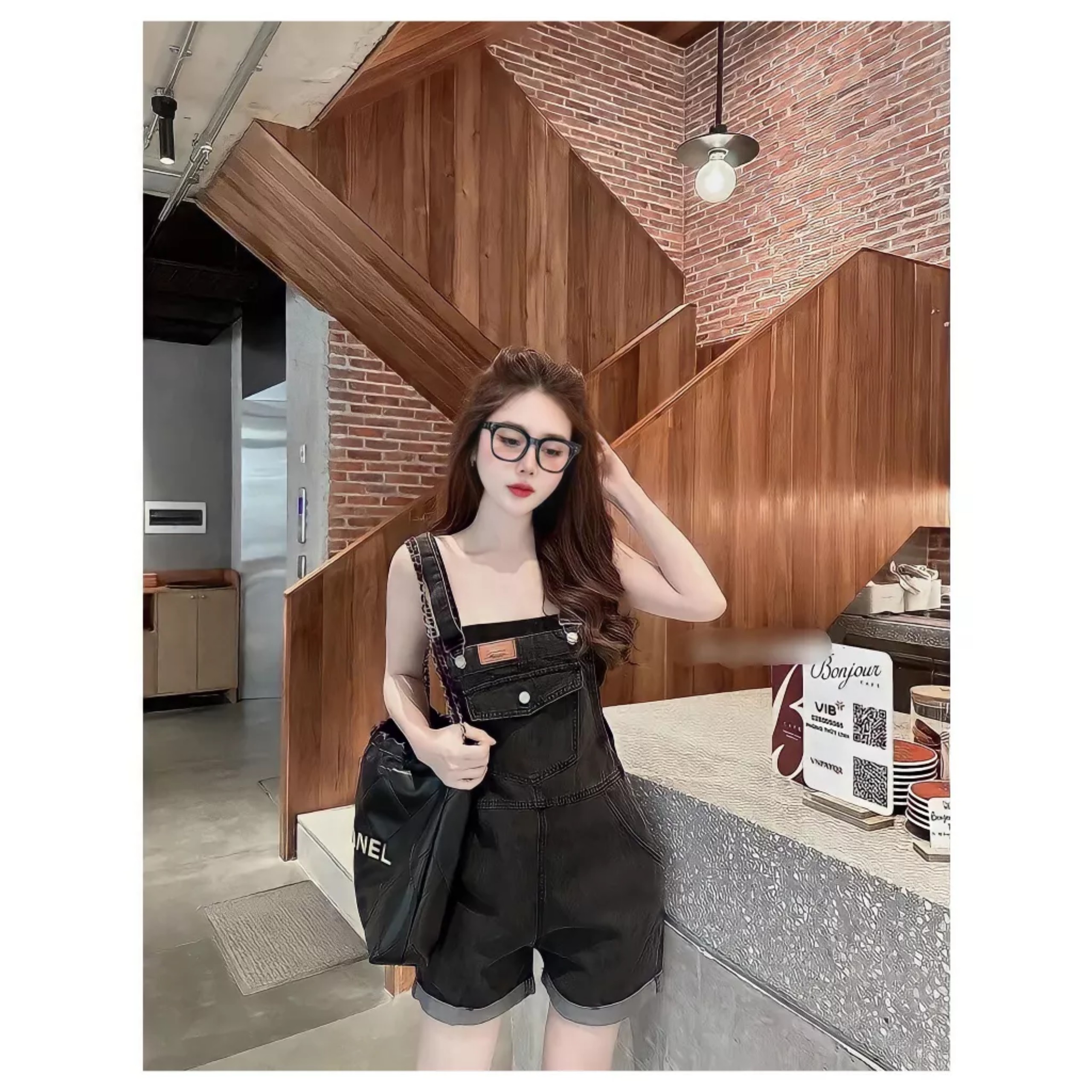 Quần Short Yếm Nữ Vải Jeans Xắn Gấu Túi Nắp Dáng Ngắn Logo Ngực 2 Màu Full Size Basic