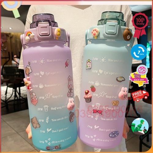 Bình nước 2 lít cute chia vạch nhắc nhở có vòi hút, dùng cho tập gym thể thao, tặng kèm Sticker