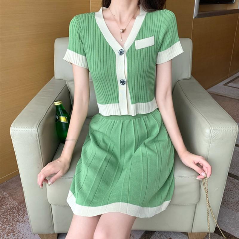 Set Áo Thun Ngắn Tay Cổ Chữ V+Chân Váy Ngắn Lưng Cao Thời Trang Nữ