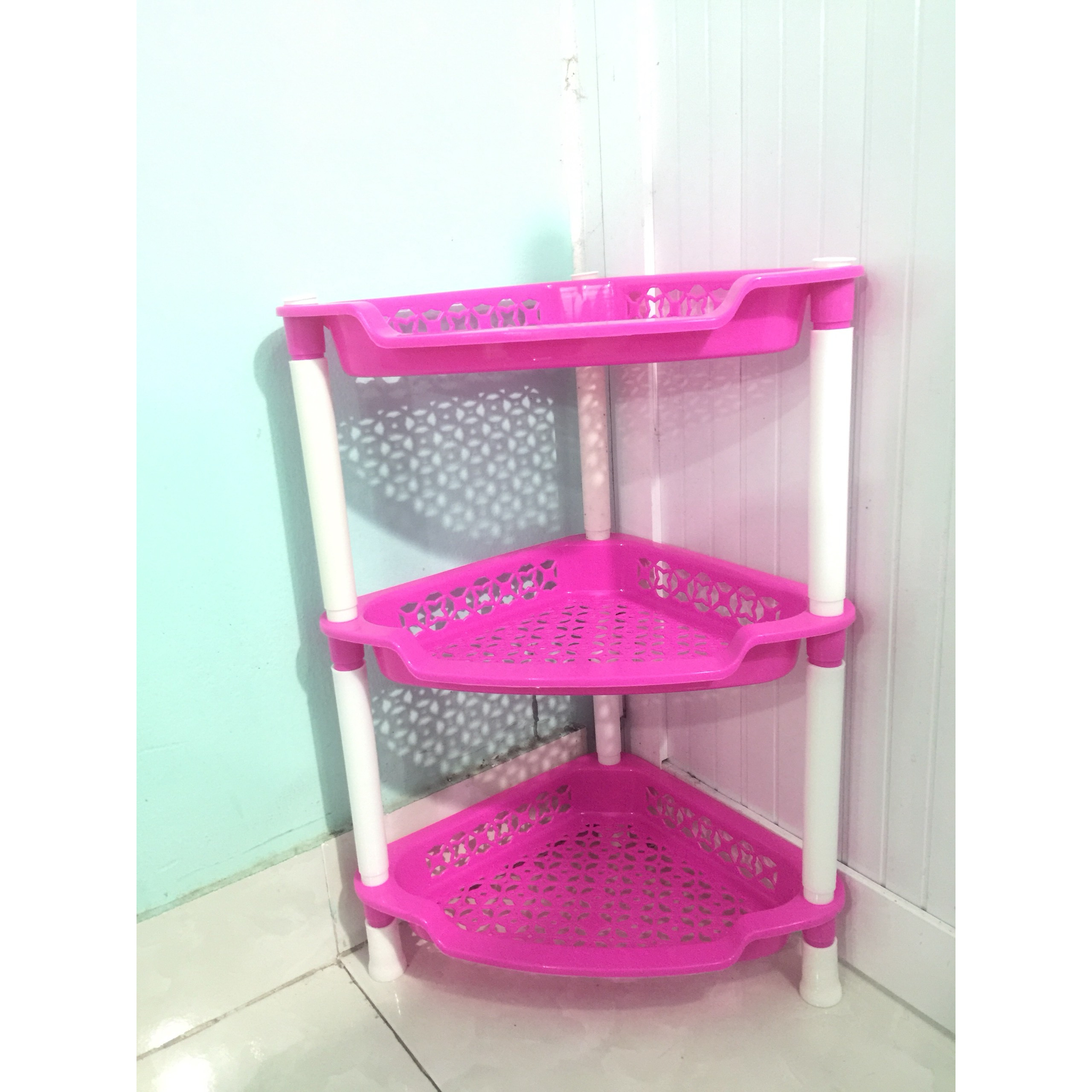 Kệ góc 3 tầng nhựa LTT 35x25x50cm. Giao màu ngẫu nhiên.