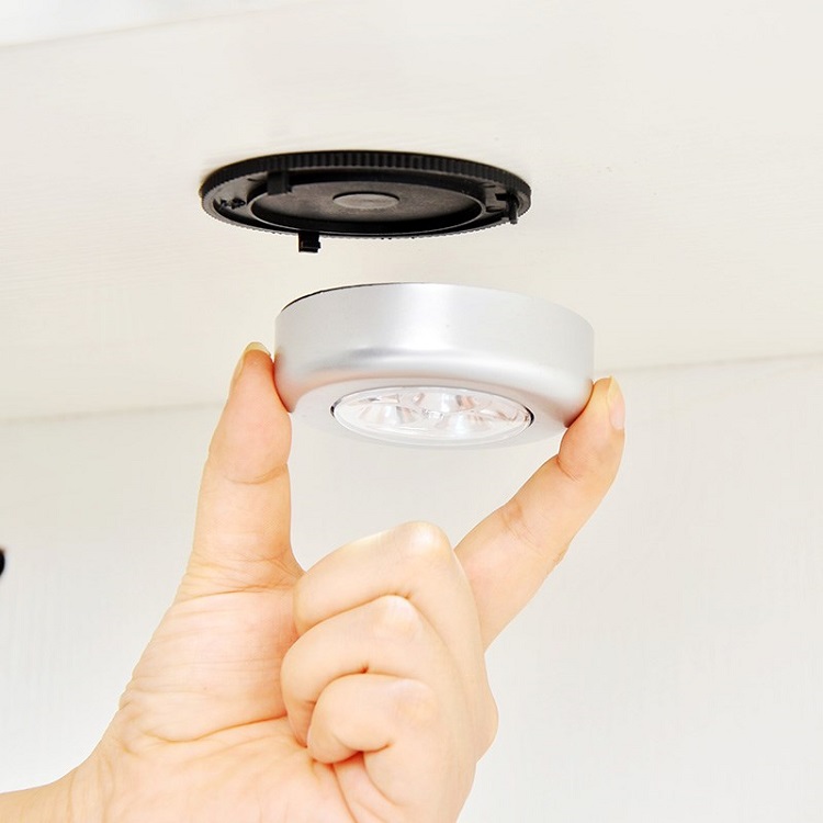 Combo 4 đèn led dán tường, tủ chắc chắn, siêu sáng bật tắt ngay tại bóng đèn Mer1