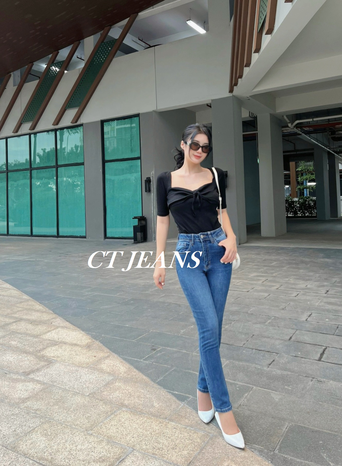 Quần Jeans Nữ Ống Đứng Cạp Cao Co Giãn Trơn Gấu Thường CT Jeans