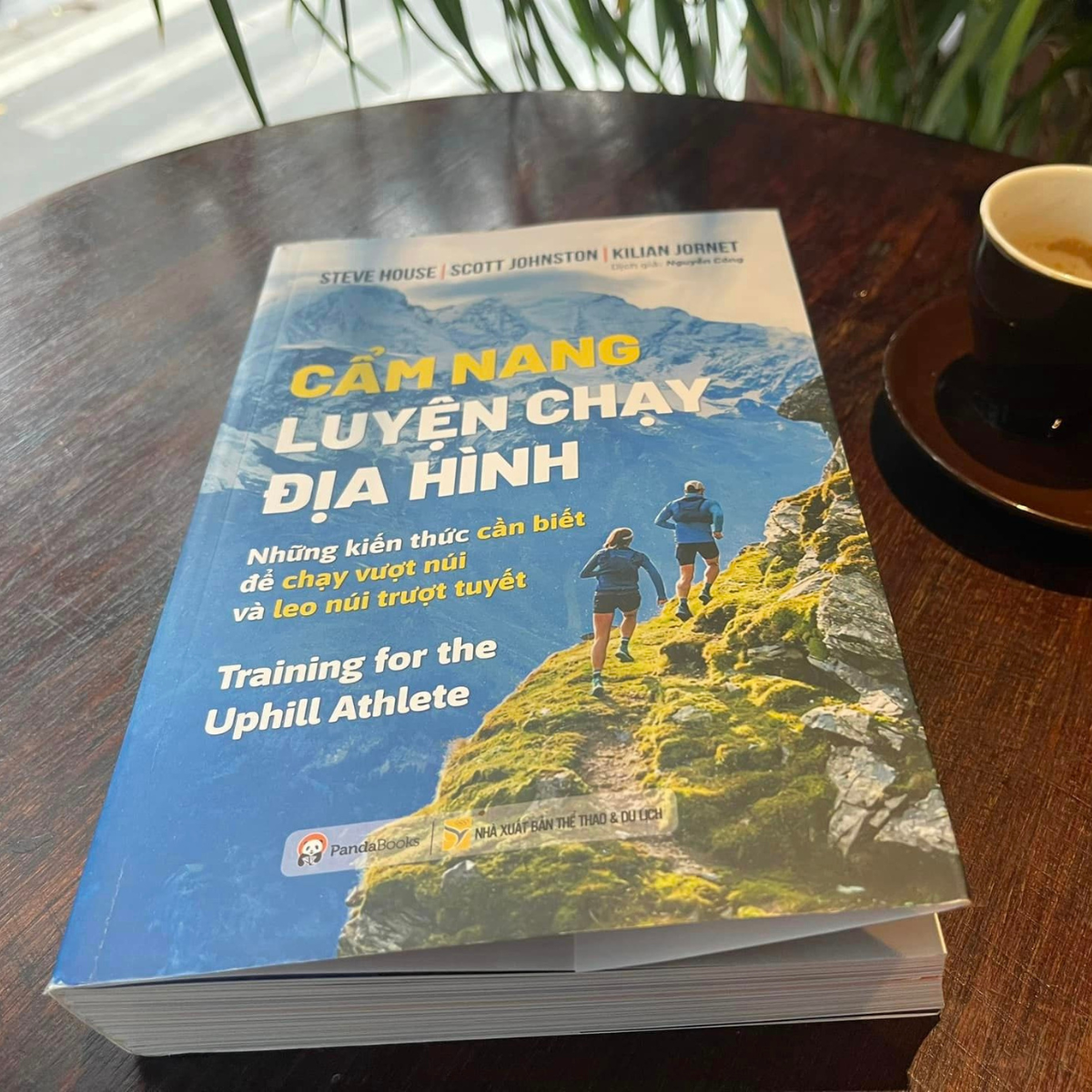 Sách - Cẩm nang luyện chạy địa hình [PANDABOOKS]