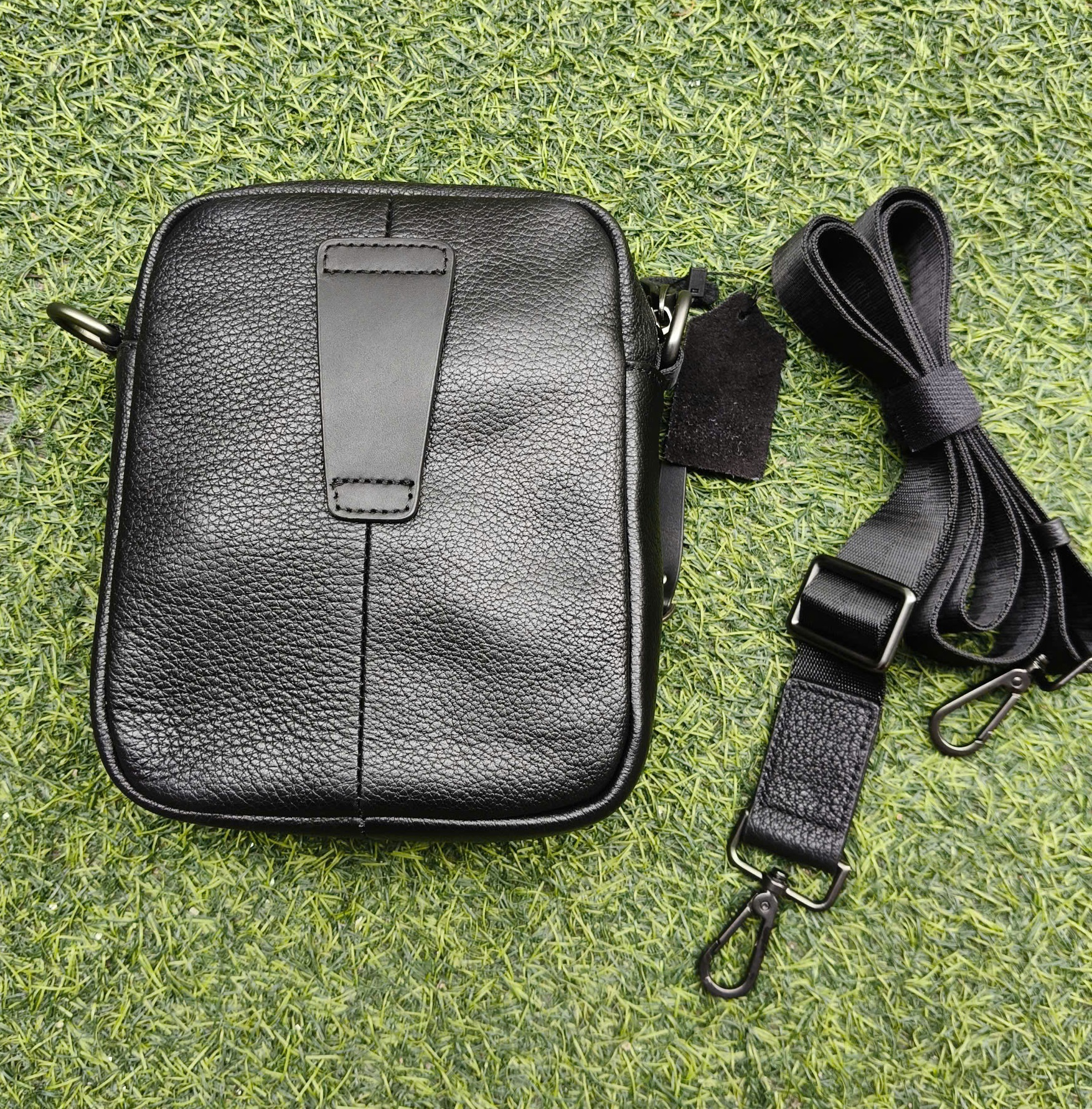 Túi Đeo Chéo Nam Da Bò Thật BHM1413 Mini Nhỏ Gọn Cao Cấp Vân Da Tự Nhiên Đựng Điện Thoại Ví Hộ Chiếu