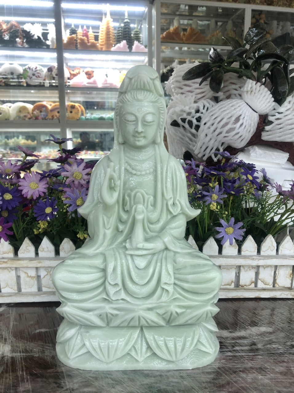 Tượng Phật Bà Quan Thế Âm Bồ Tát ngồi đài sen cầu bình an đá cẩm thạch trắng xanh - Cao 30 cm