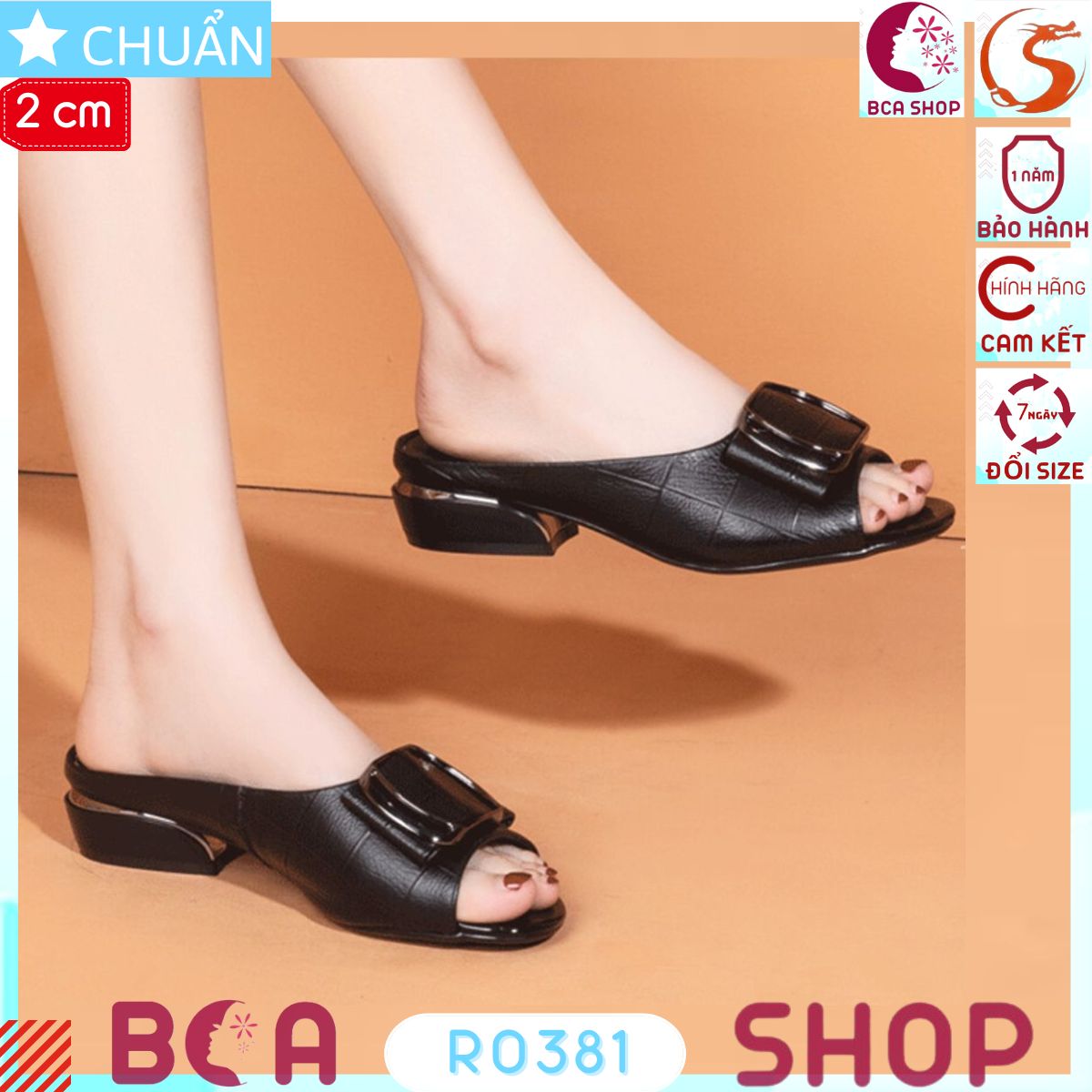 Dép sục nữ màu đen 2p RO381 ROSATA tại BCASHOP hở mũi, quai ngang có đính nơ vuông, vân nổi thời trang và sang trọng