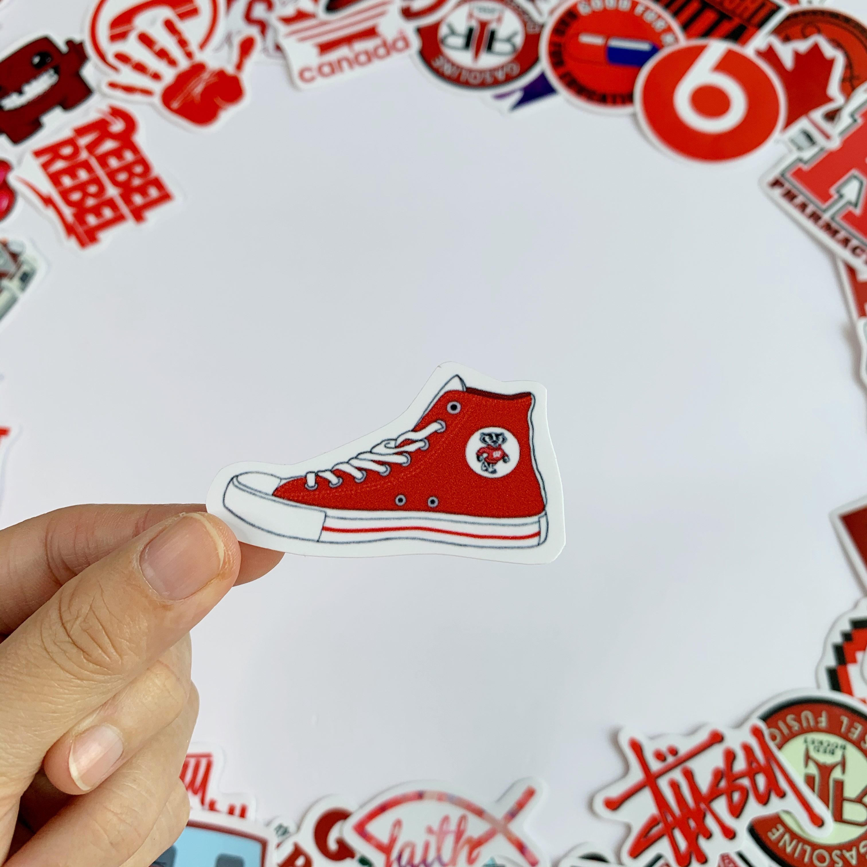 Sticker Màu Đỏ Red Ngẫu Nhiên - Chất Liệu PVC Chất Lượng Cao Chống Nước - Kích Thước 4-8cm