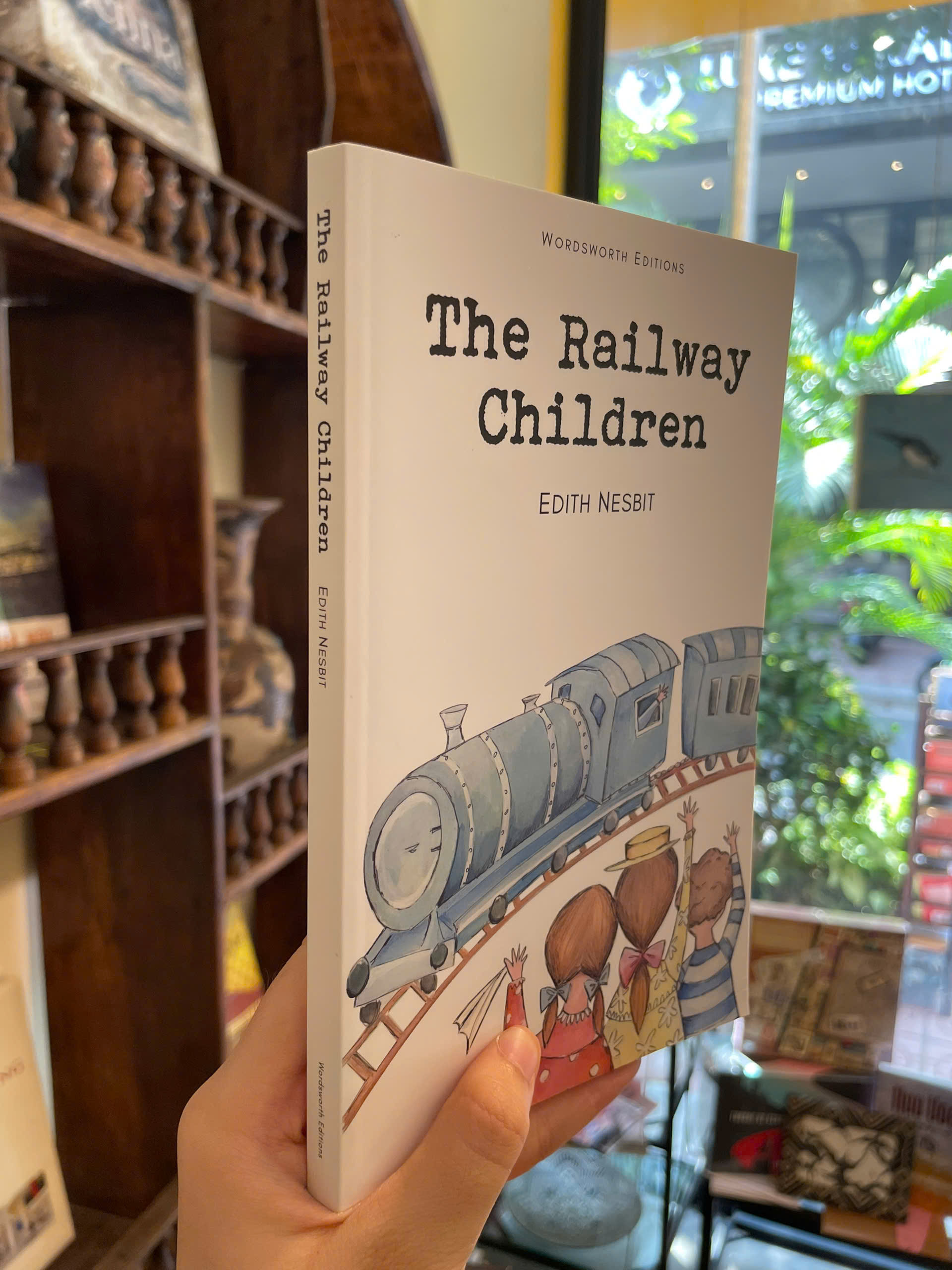 Sách - The Railway Children by E. Nesbit - Classics/Childrens/Fiction book in English - Ngoại Văn