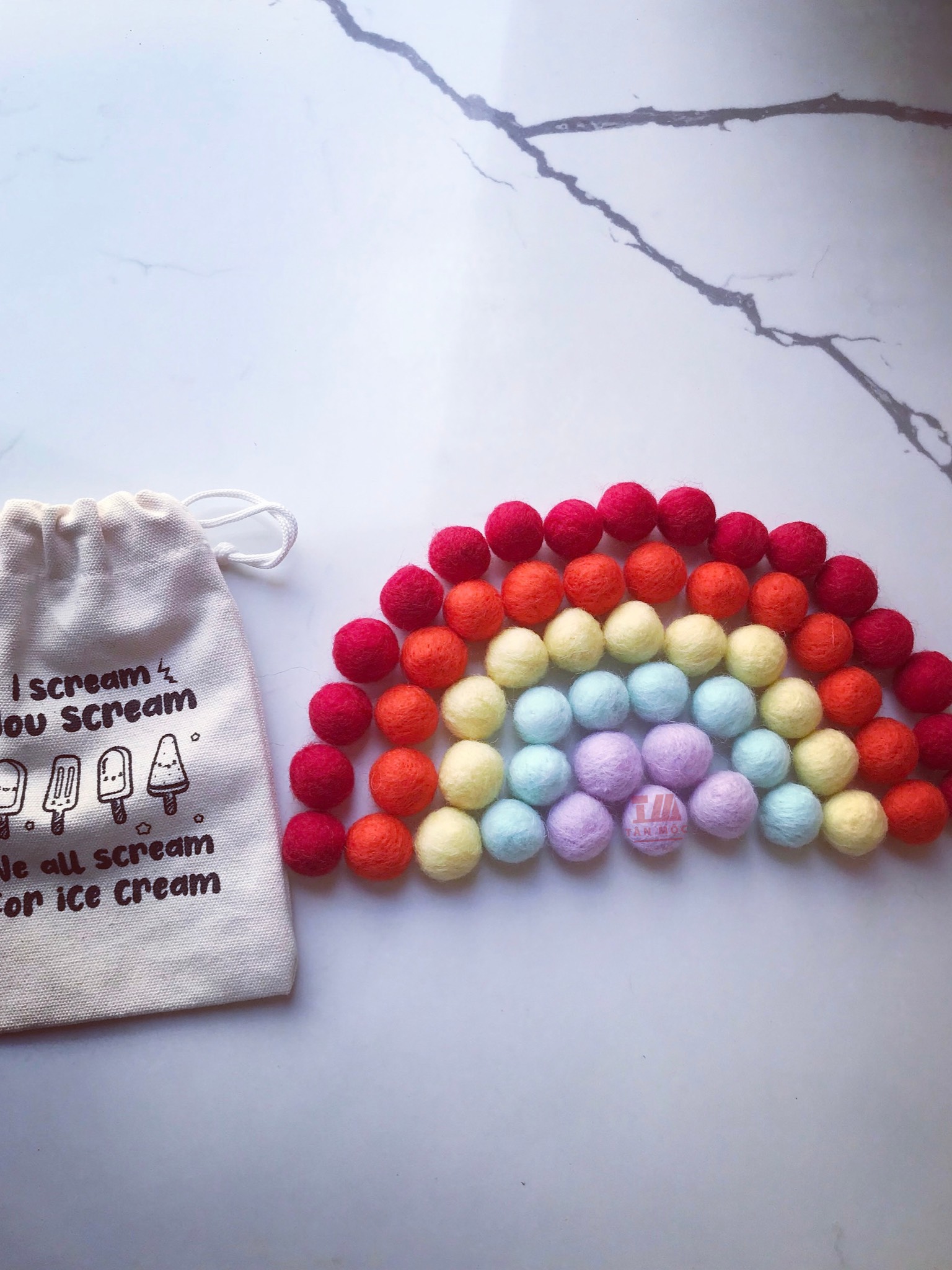 Pompom len nhiều màu cho bé trang trí
