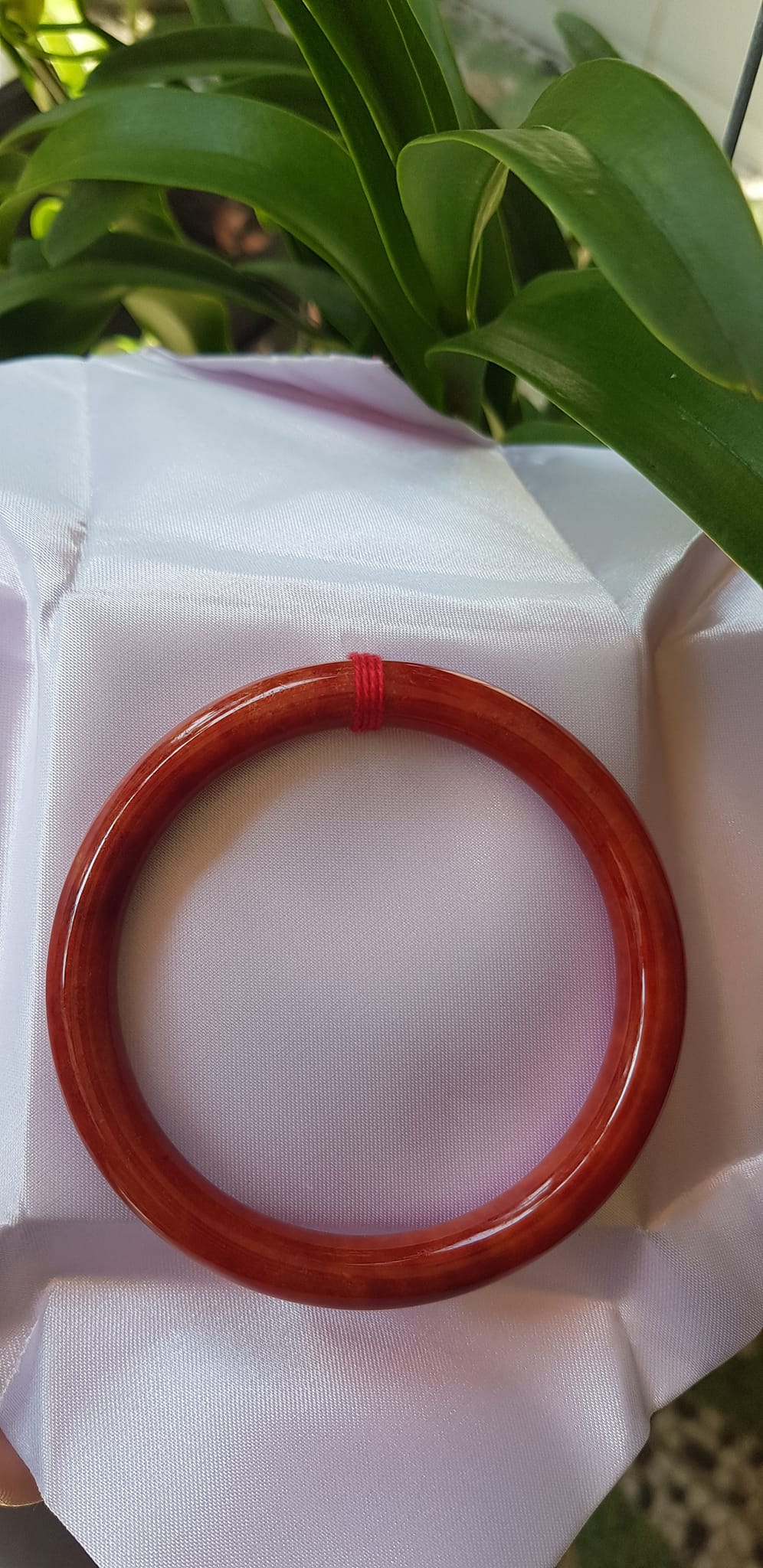 Vòng Tay Phong Thủy mới Đá Cẩm Thạch Đỏ Đẹp 60mm x cọng 8mm màu đỏ cam nhẹ đều đẹp nữ mệnh hỏa mệnh thổ 58kg - 70kg đeo hợp đẹp ạ