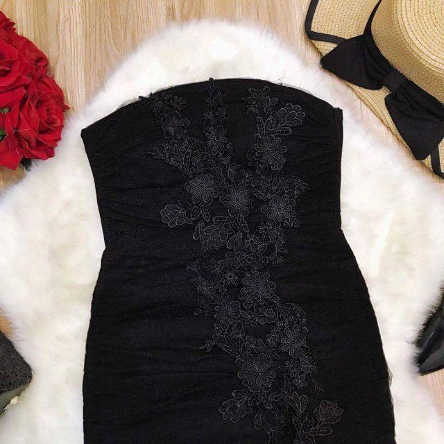 Đầm body cúp ngực thêu hoa