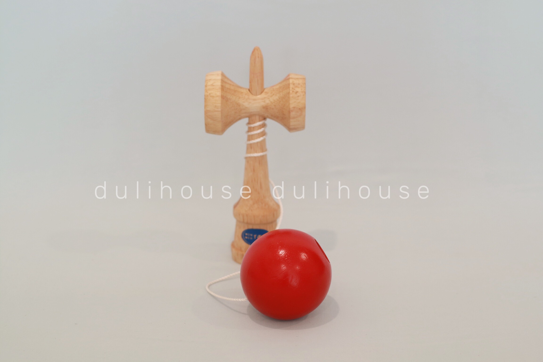 Đồ chơi gỗ cao cấp Kendama giúp rèn luyện tính kiên trì, sự tập trung; phát triển khả năng phối hợp tay &amp; mắt, sự cân bằng, phản xạ cũng như sự dẻo dai của tay, chân &amp; cả cơ thể - Sản xuất tại Việt Nam