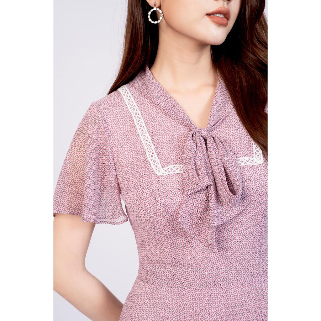 Đầm xòe, chân váy dập ly, tay cộc, cổ buộc nơ, ngực đính viền ren MMOutfit M-DA071021326