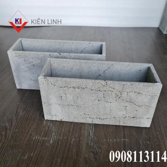 Chậu treo tường, ốp tường trồng cây, trồng hoa khu vực ban công, giếng trời, hình chữ nhật dài 30cm, bằng đá ong xám tự nhiên bền đẹp vĩnh viễn