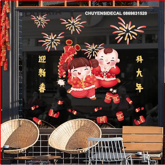 Decal trang trí tường Tết - BÉ TRAI BÉ GÁI VUI PHÁO ĐỎ