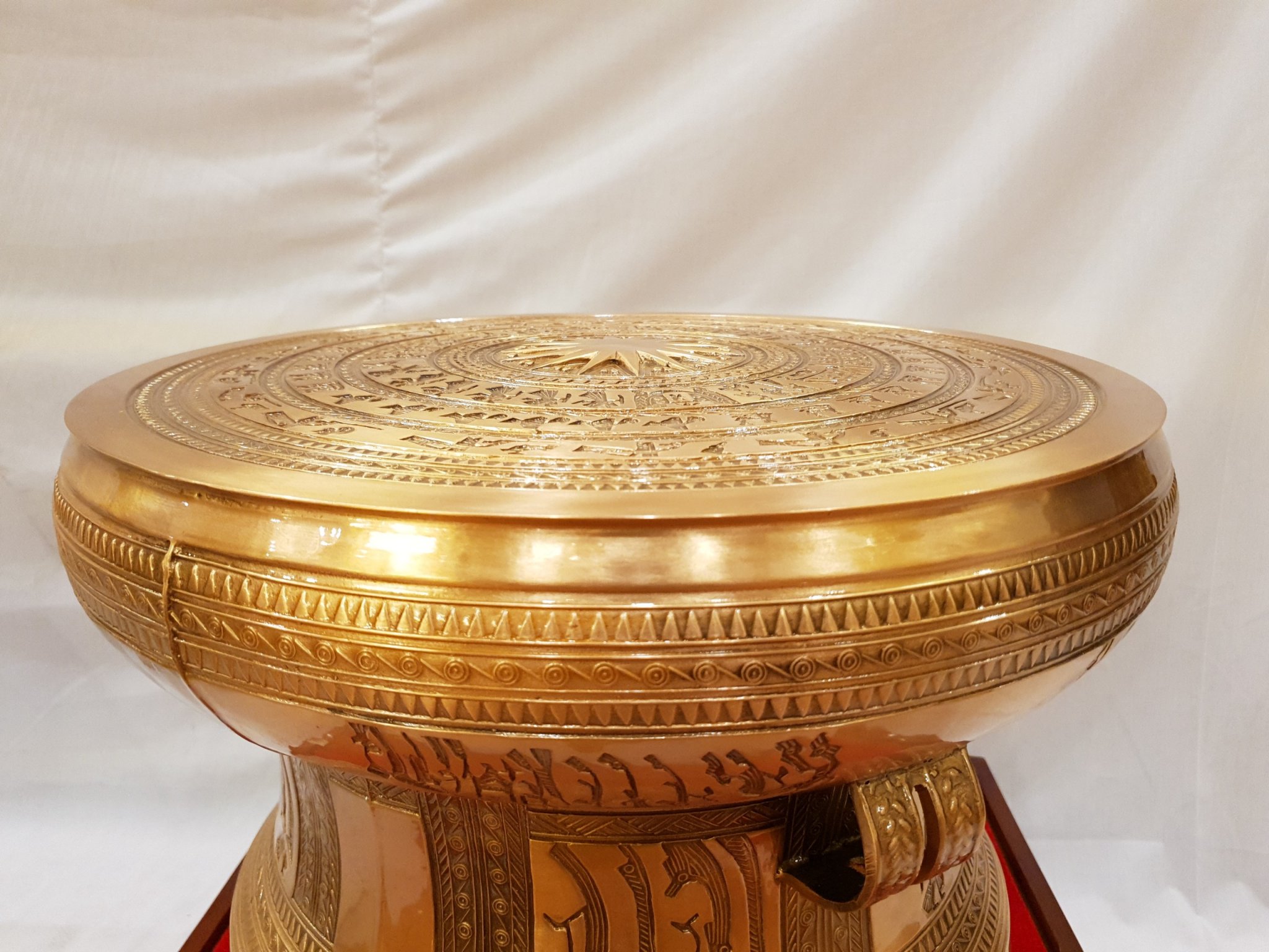 Quả Trống đồng Ngọc Lũ đường kính 42cm hoa văn chìm tinh xảo nhất