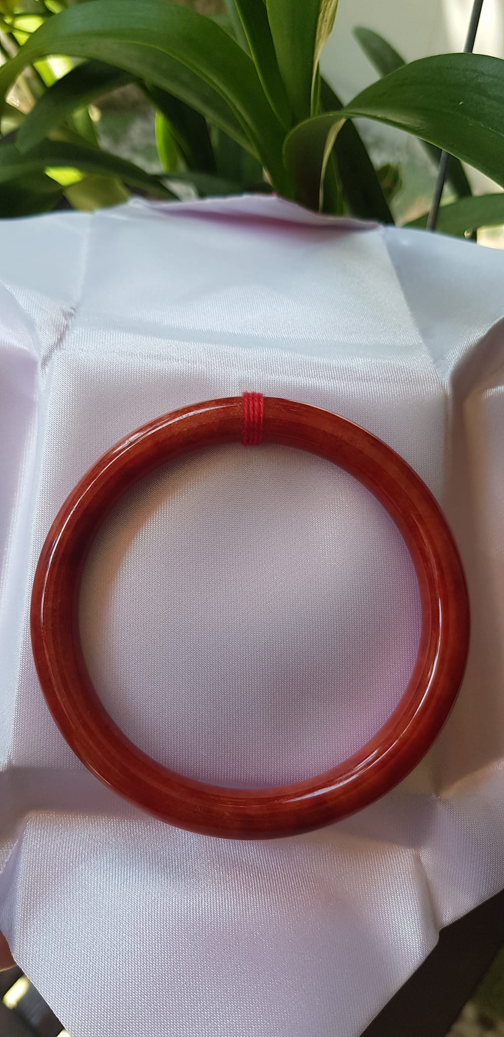 Vòng Tay Phong Thủy mới Đá Cẩm Thạch Đỏ Đẹp 60mm x cọng 8mm màu đỏ cam nhẹ đều đẹp nữ mệnh hỏa mệnh thổ 58kg - 70kg đeo hợp đẹp ạ