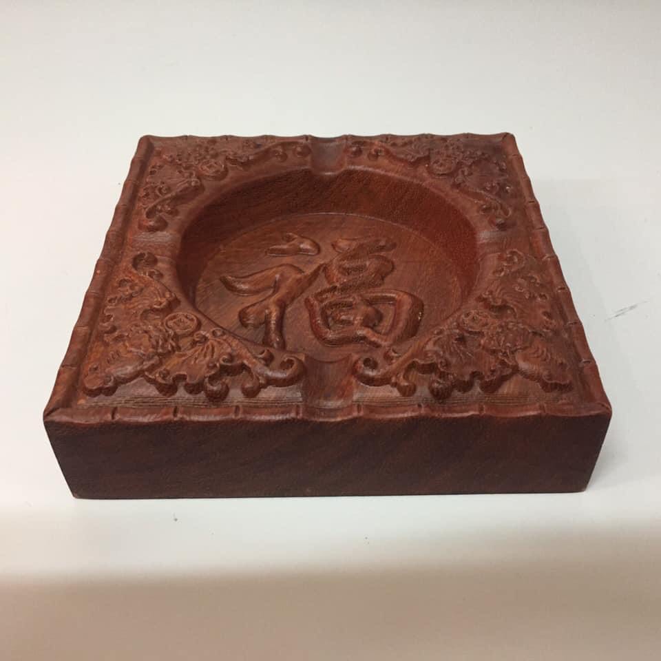 Hộp Gạt tàn nguyên khối bằng gỗ Hương cao cấp- trạm chữ Phúc Hán KH18601
