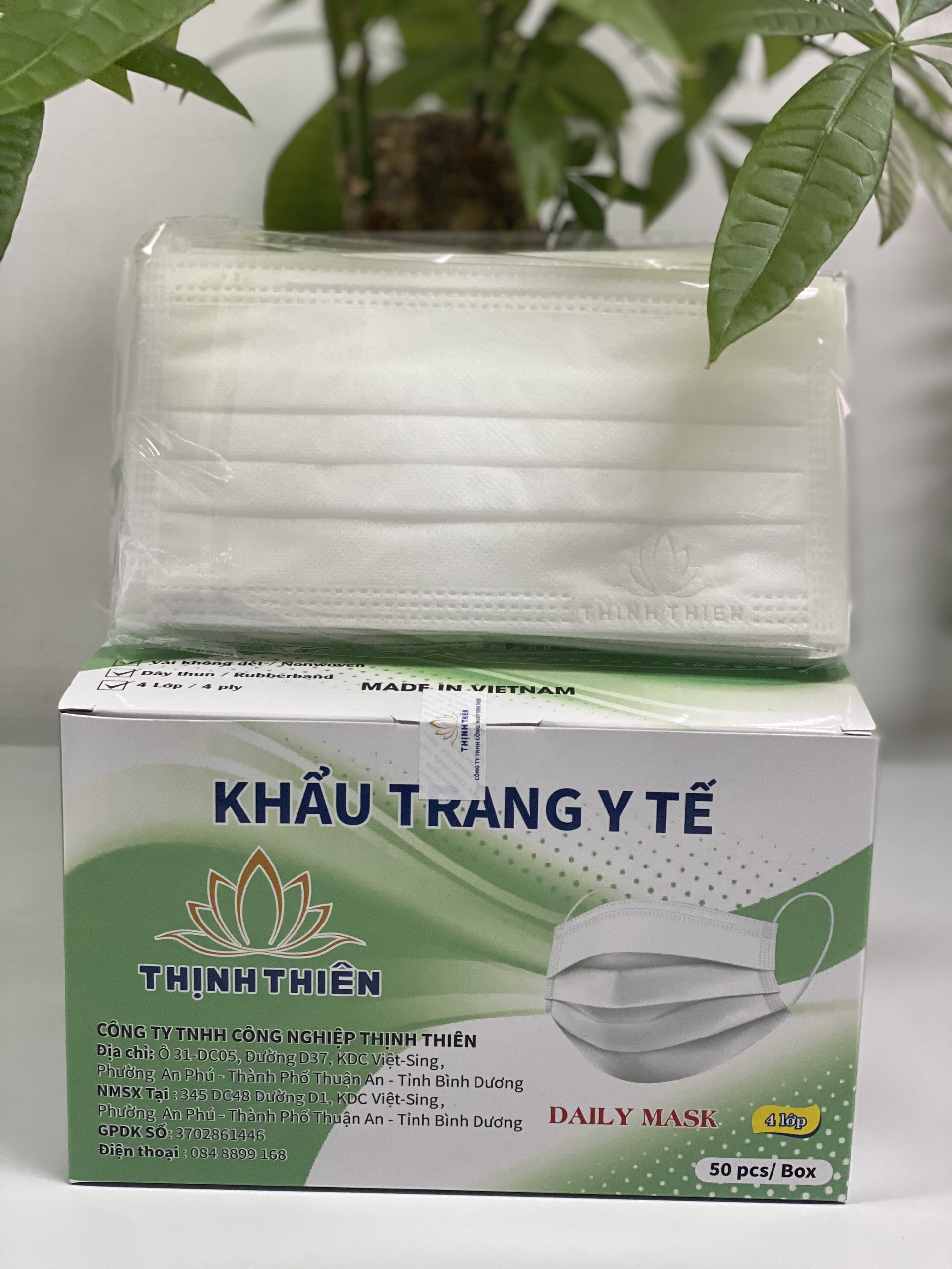 Khẩu Trang Y Tế 4 Lớp Thịnh Thiên (Màu Trắng - Hộp 50 Cái)