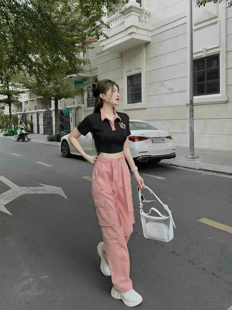 SET ÁO CROPTOP ĐEN PHỐI QUẦN TÚI HỘP HỒNG