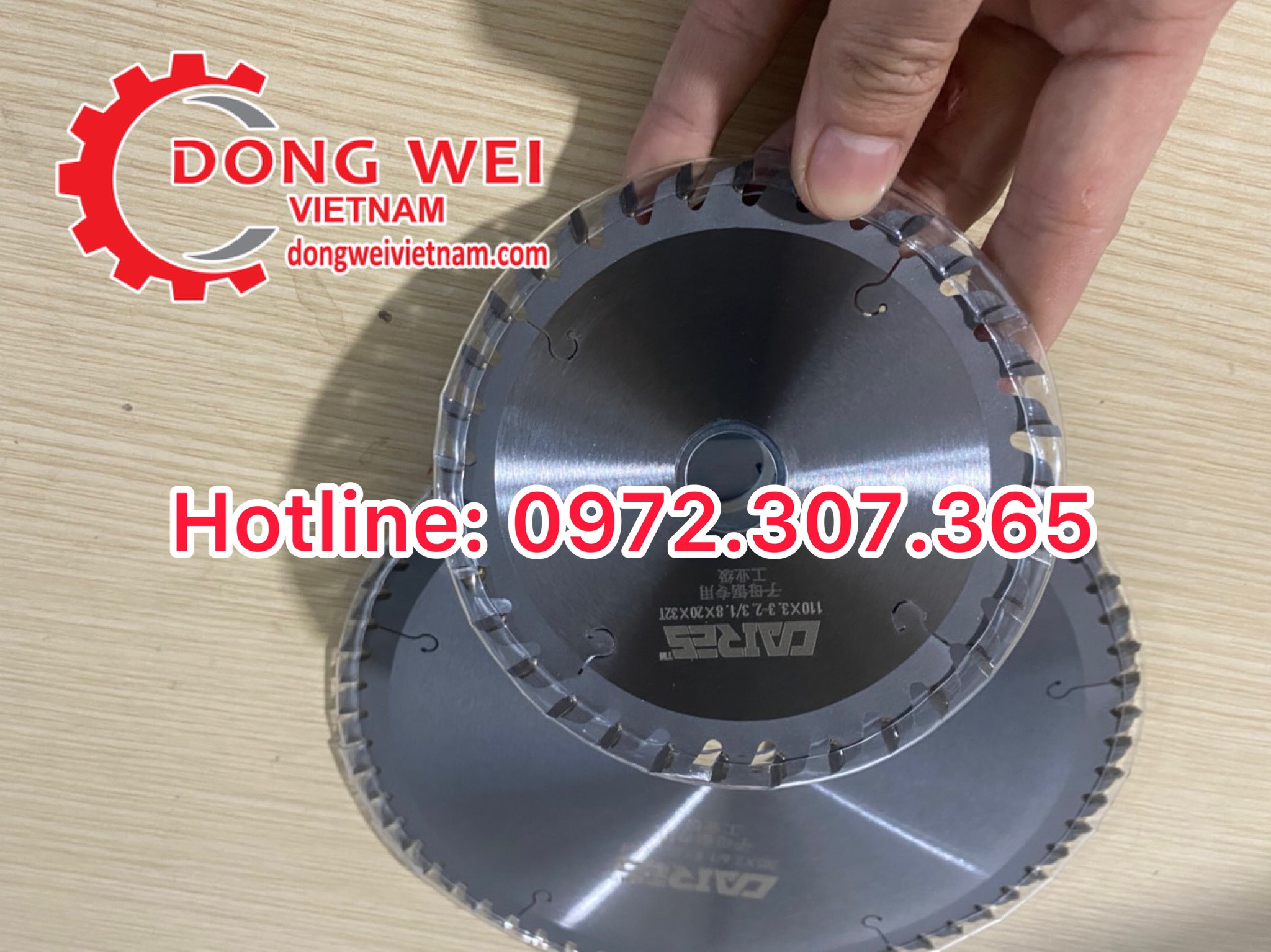 Lưỡi cắt gỗ hợp kim cao cấp Ø205 và 1 lưỡi mồi Ø110mm. Loại 60 RĂNG &amp; 32 RĂNG dùng cho máy cưa bàn trượt ngành mộc