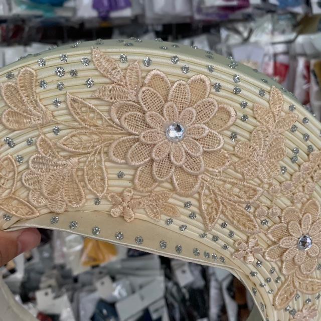 Khăn Đống cô dâu phụ kiện cưới Giang khăn Đống 25 tầng kết ren đính đá kèm chấm kim tuyến