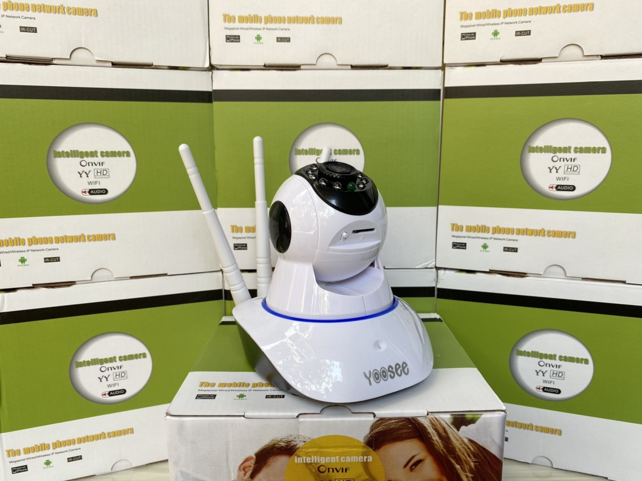 Camera IP WIFI trong nhà YooSee 2.0 + Thẻ nhớ 32G - Hàng Nhấp Khẩu