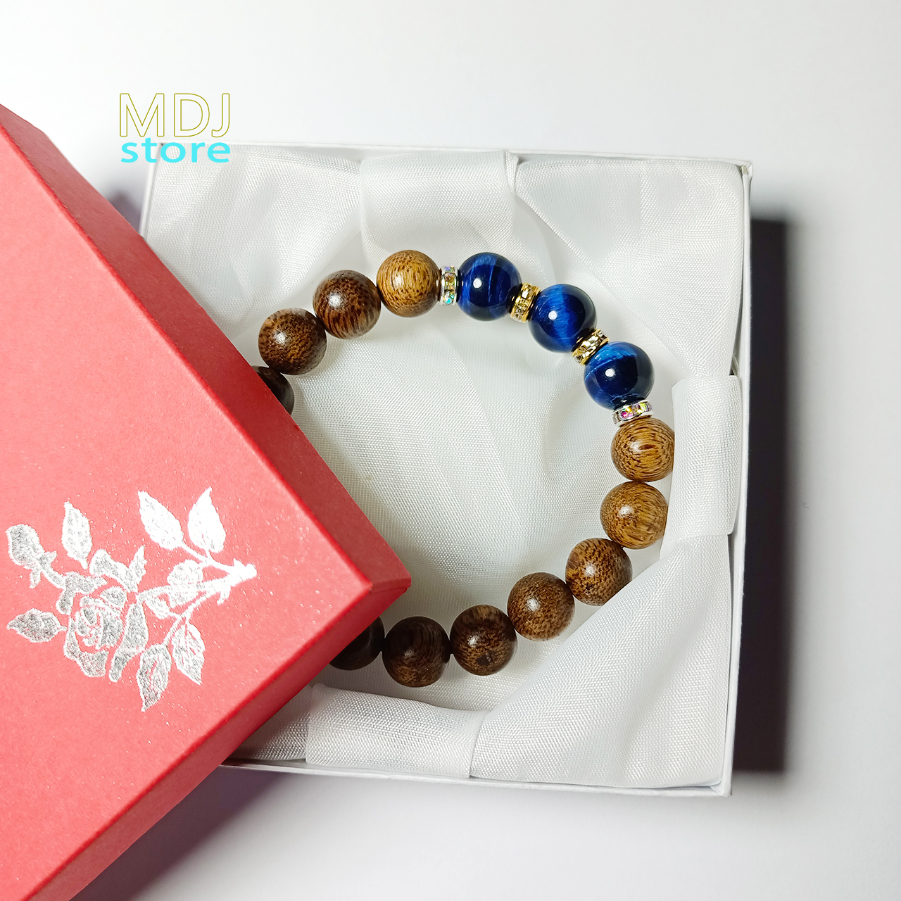 Vòng tay trầm hương nữ MDJ 10 li mix 3 hạt đá phong thủy mắt hổ xanh dương hợp mệnh thủy và mộc