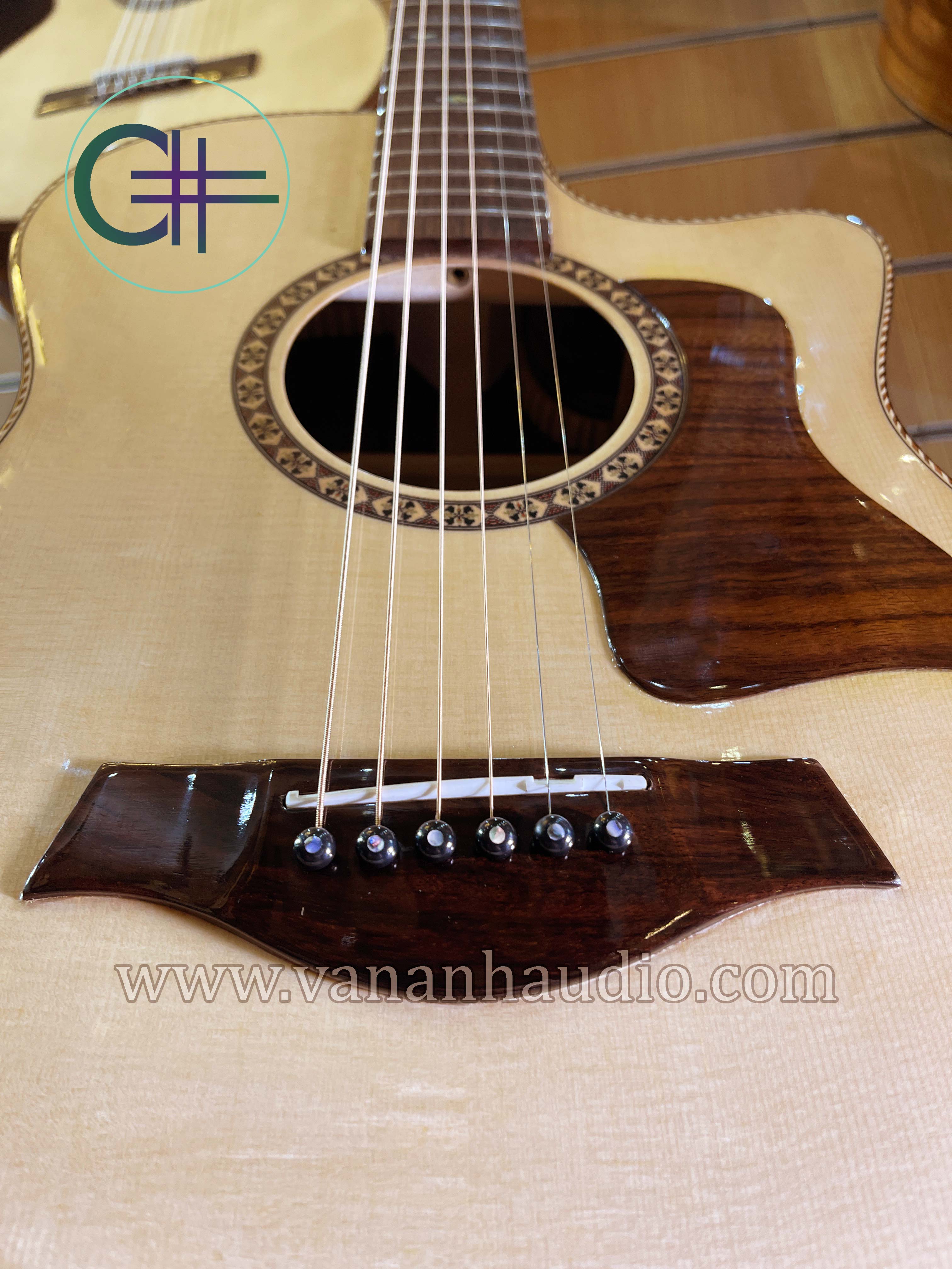Đàn Guitar C# Acoustic Handmade  Custom CL2022 Khảm Trai