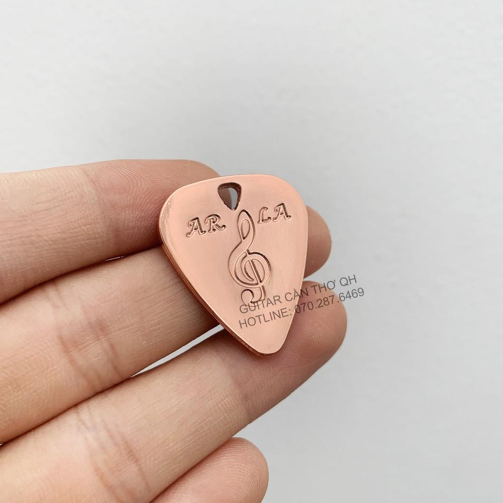 Mặt dây chuyền hình Pick gảy đàn Guitar