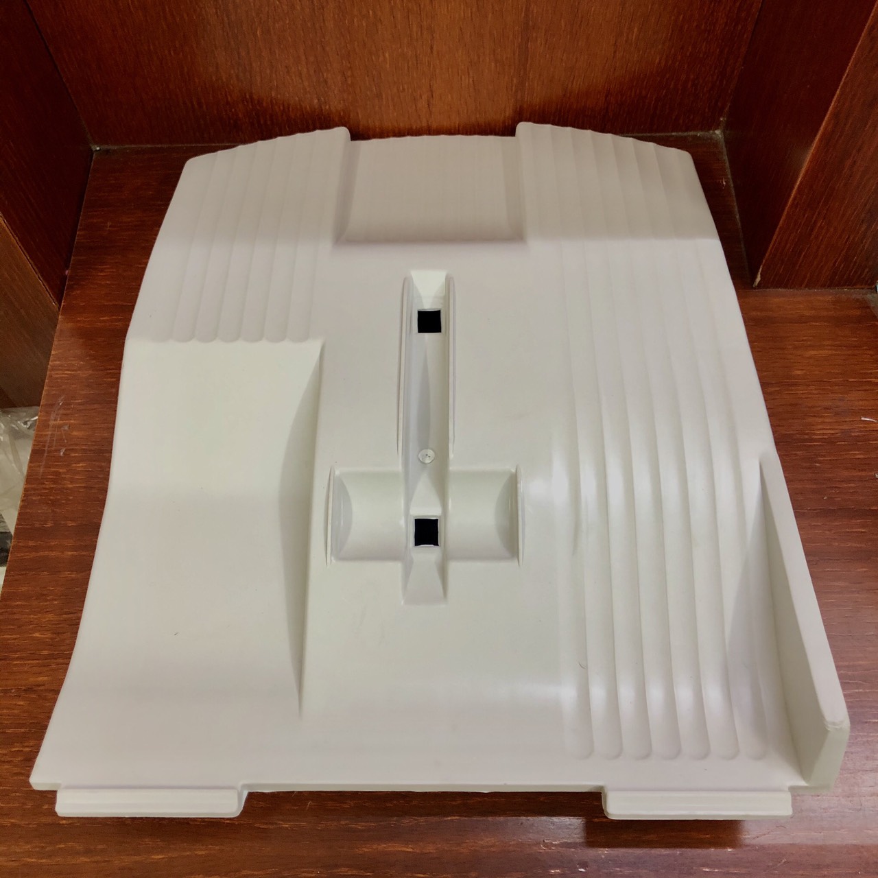 Khay đỡ giấy ra Ricoh: Dùng cho máy photocopy Ricoh 1060/ 1075/ 2060/ 2075/ 6500/ 7500/ 8000/ 6001/ 8001/9001/ 6002/ 6502/9002/ 6503/7503 ( HA - Hàng nhập khẩu )