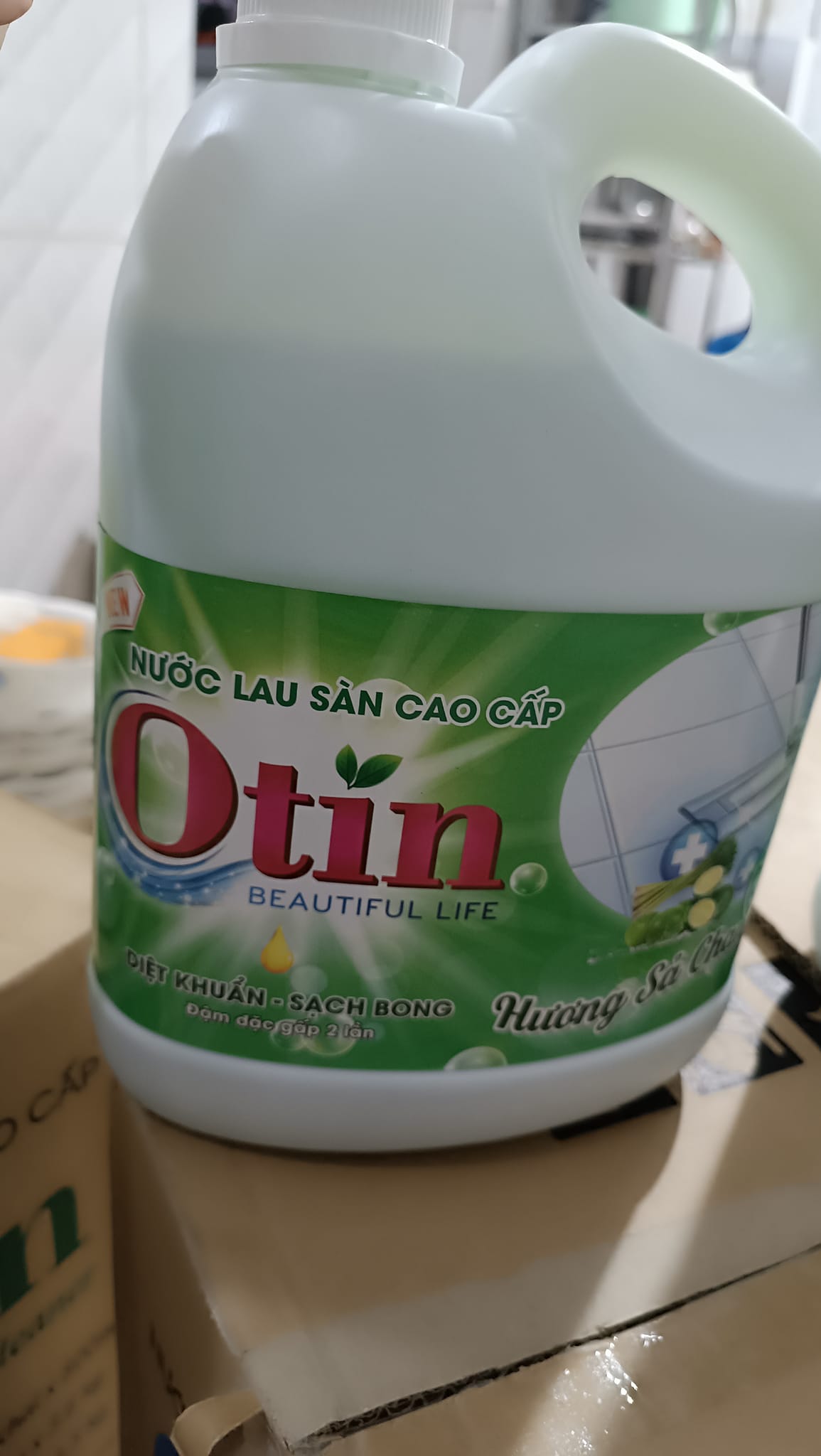 Nước lau sàn hương sả chanh otin can 3.6 lít hạn tháng 07/2025