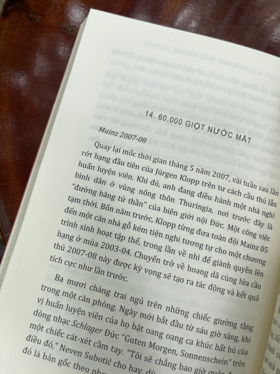 JURGEN KLOPP – THỔI BÙNG HUYÊN NÁO – Raphael Honigstein – Minh Đức dịch – THBooks – NXB Hà Nội (Bìa mềm)