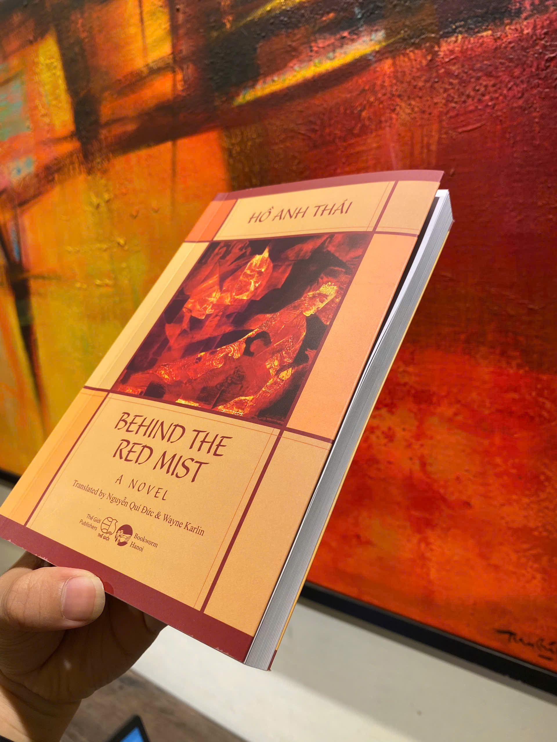 Sách - Behind The Red Mist by Hồ Anh Thái - Tiểu thuyết lịch sử Việt Nam - Novel in English