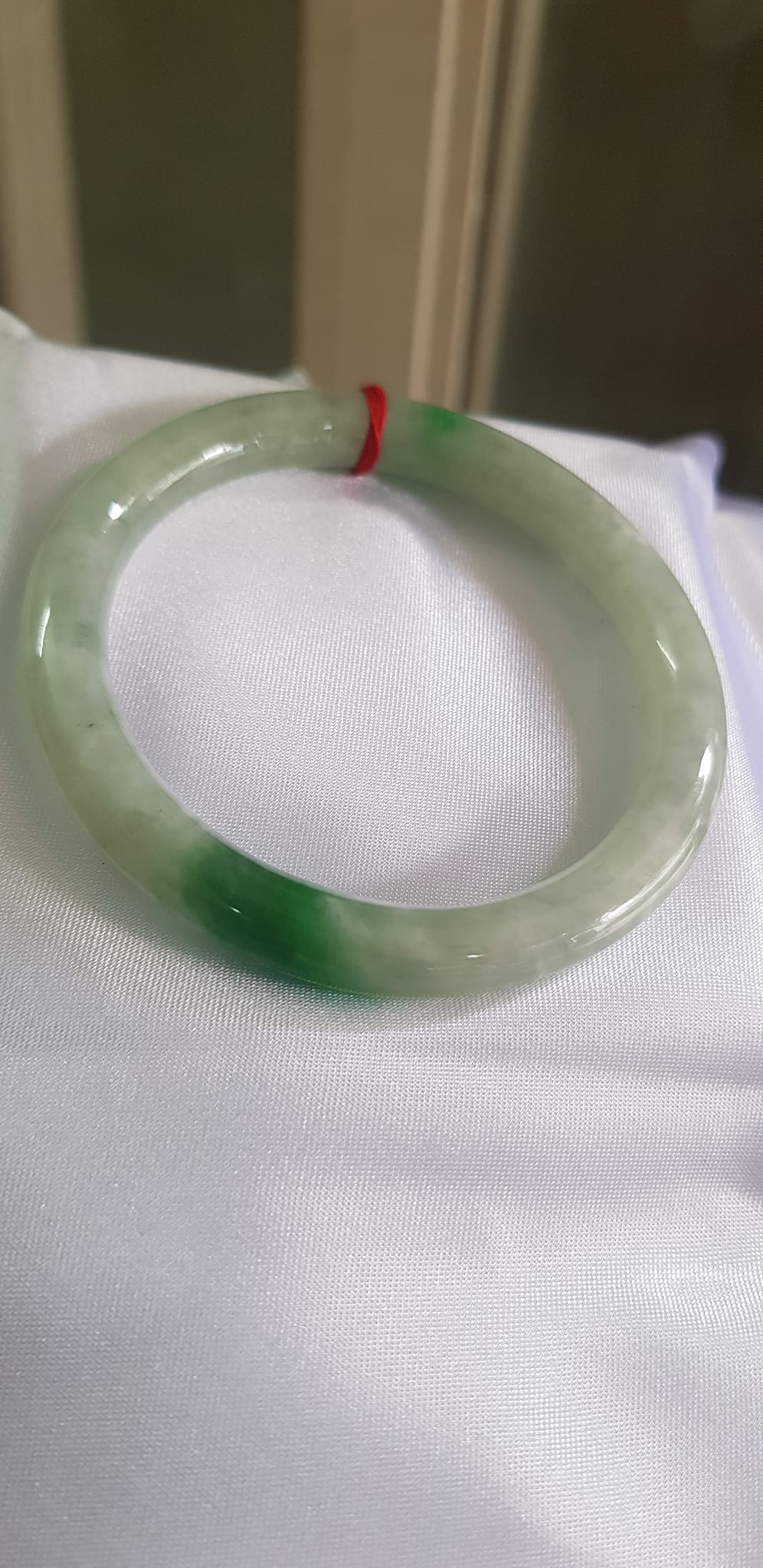 Vòng Cẩm Thạch tự nhiên mới Đậu AS Sao 52mm x cọng 7mm màu trắng bông đậu điểm lý 1 góc đẹp Nữ 50kg - 56kg đeo ạ