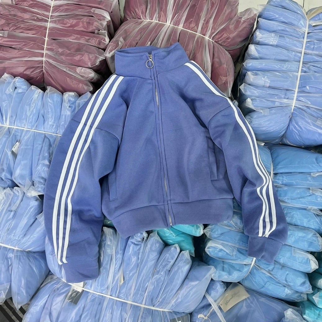 Áo khoác nỉ ngoại bông qc form lửng rộng cánh dơi tay phồng &quot; LỬNG KHÓA SẮT TAY SỌC &quot;, Áo Khoác Lửng Nỉ Sọc Tay Phòng Cánh Dơi Mịn Mát, Áo Khoác Nỉ cánh dơi Unisex Mũ Dây Rút Chạy Sọc 3 Màu, Áo khoác 3 sọc nỉ hàn cực đẹp