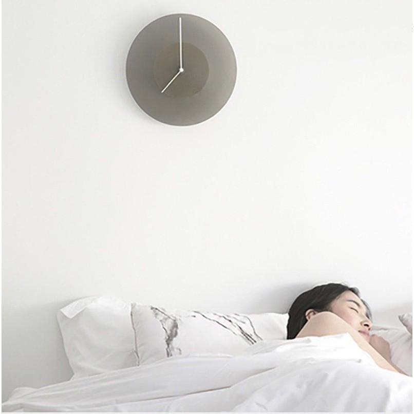 Đồng hồ treo tường đổi màu theo thời gian Dusk Clock Allocacoc