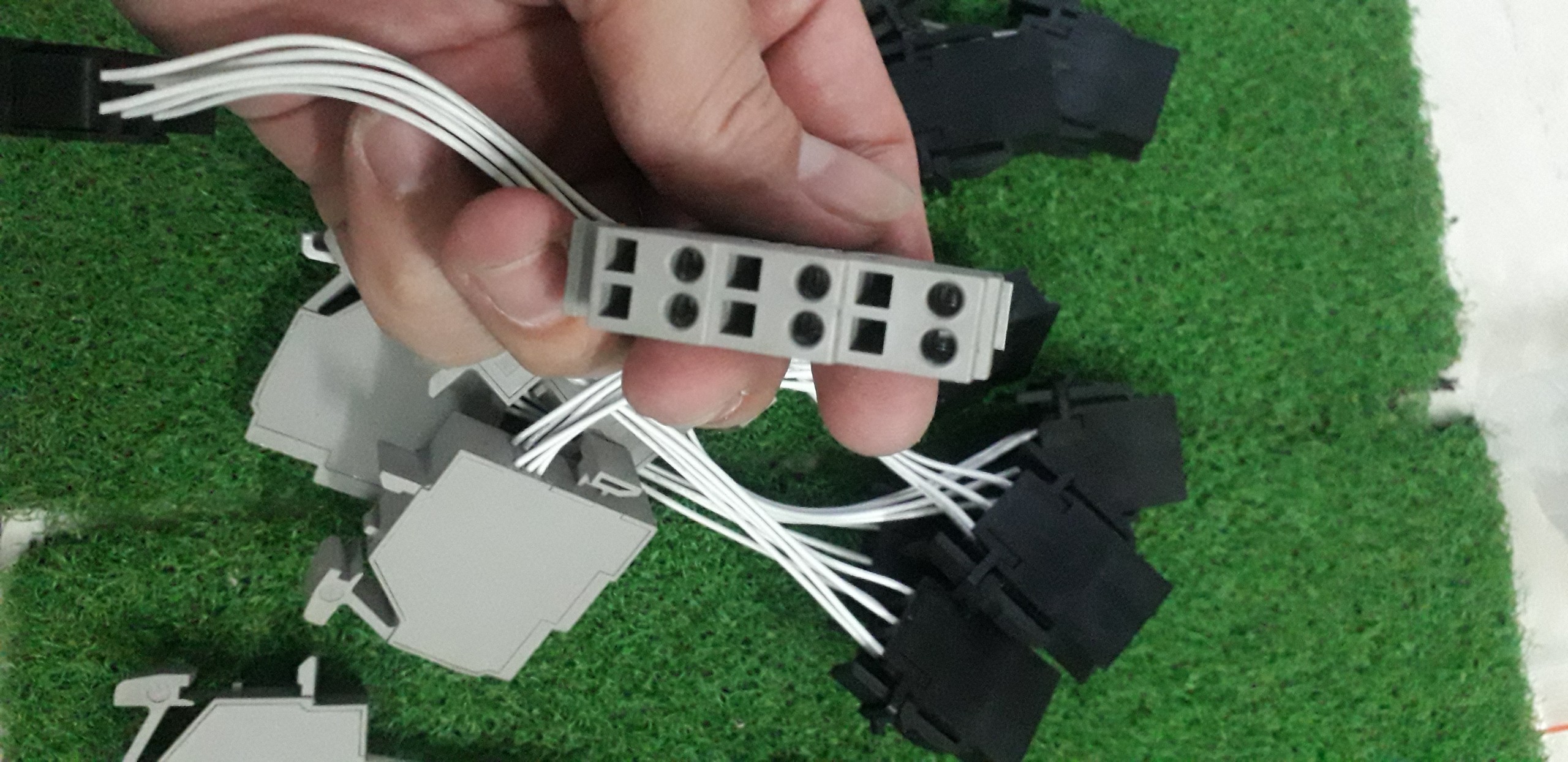 Phụ kiện 47850 Schneider, khối đầu cuối 6 dây, MasterPact NW, dành cho thiết bị ghim rút phụ tùng
