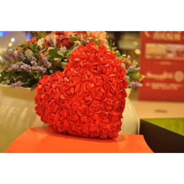 Gối trái tim có đèn