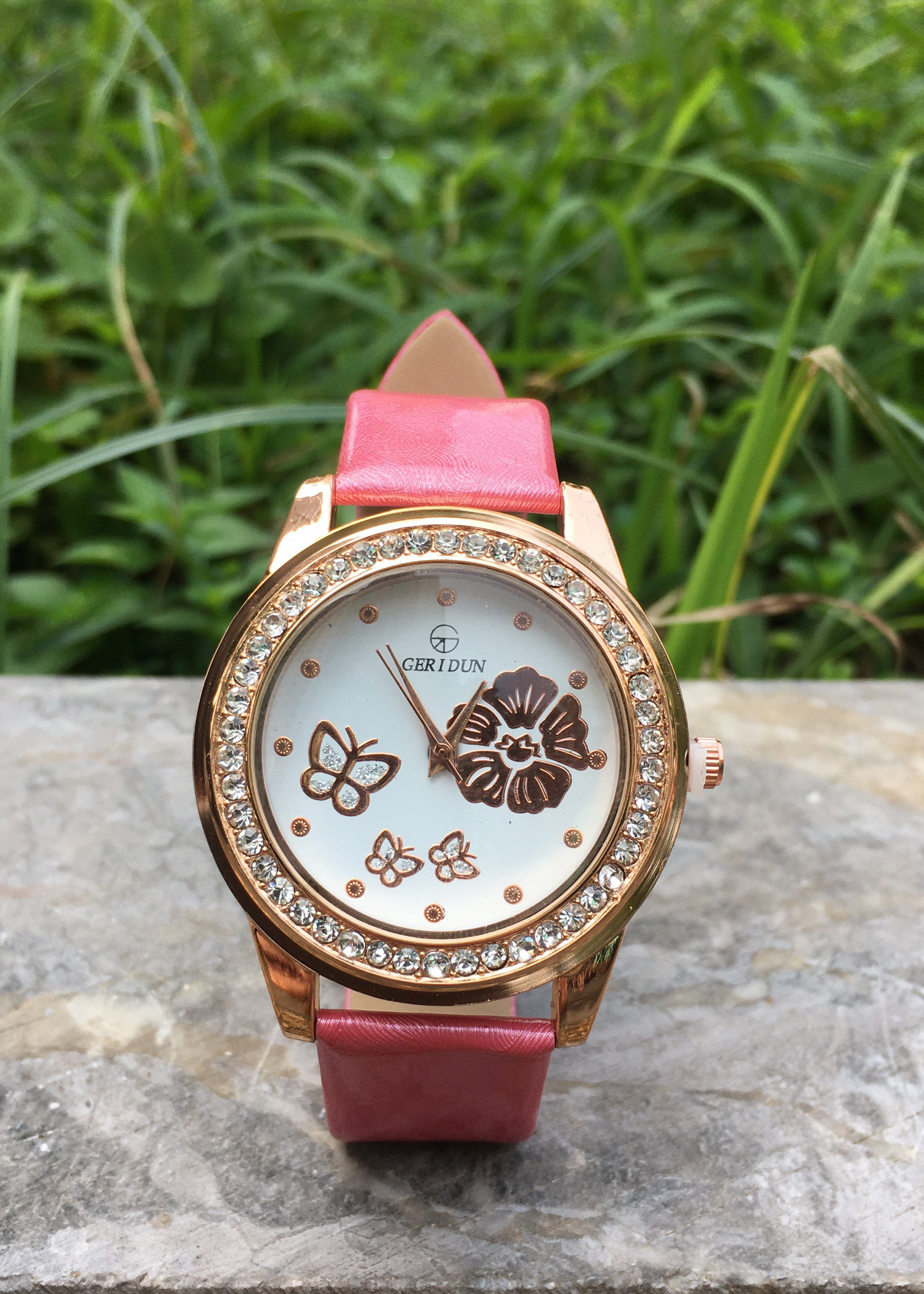 Đồng hồ nữ Hàn quốc mặt hoa đính đá size 38mm