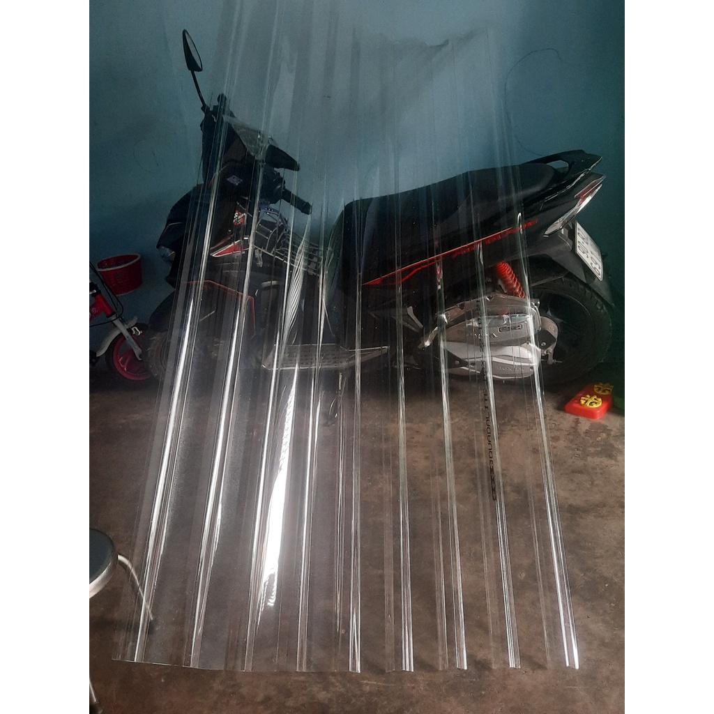 Tôn nhựa lấy sáng POLY màu trong suốt