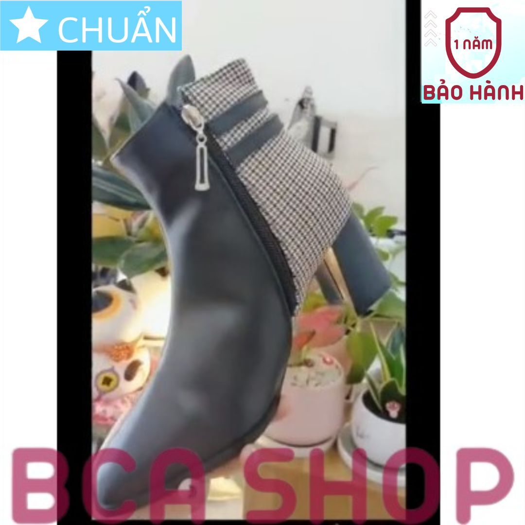 Giày bốt nữ cổ ngắn 7p RO433 ROSATA tại BCASHOP phần sau gót phối ca rô sành điệu và độc lạ - màu đen