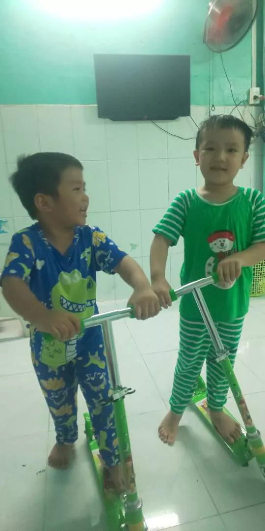 Xe Scooter Cho Bé Centosy 951 Dành Cho Bé Dưới 40Kg, Có Bánh Phát Sáng, Điều Chỉnh Được Chiều Cao