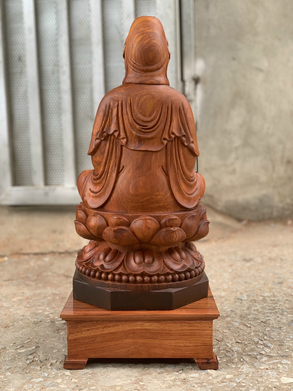 Tượng phật bà quan âm bồ tát bằng gỗ hương đá tô làm mầu giả cổ kt cao 50cm